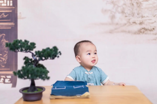 沭阳五个月宝宝可以站吗